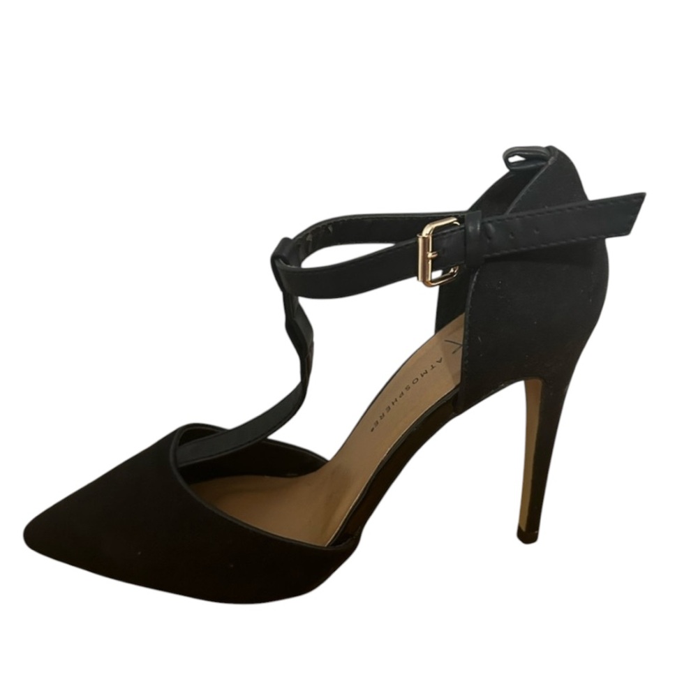 Black closed toe strappy pumps size 7